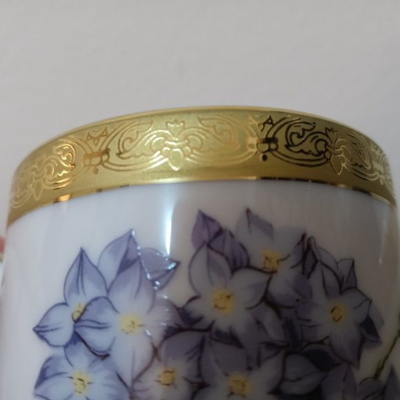 22K Gold Accent Cups Floral - Picture 2 of 5